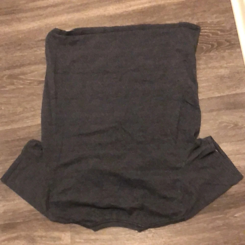 Hollister Tshirt - Picture 5 of 5